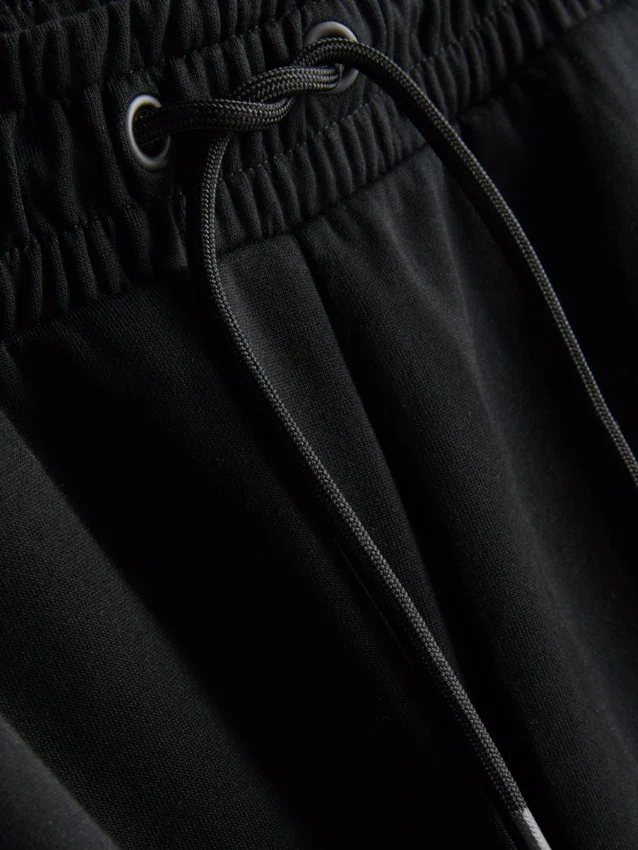 Drawstring gym shorts
