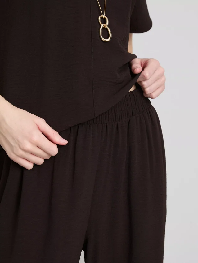 Elastic waist wide-leg pants
