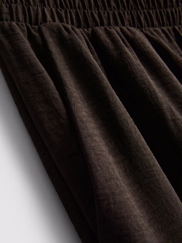Elastic waist wide-leg pants
