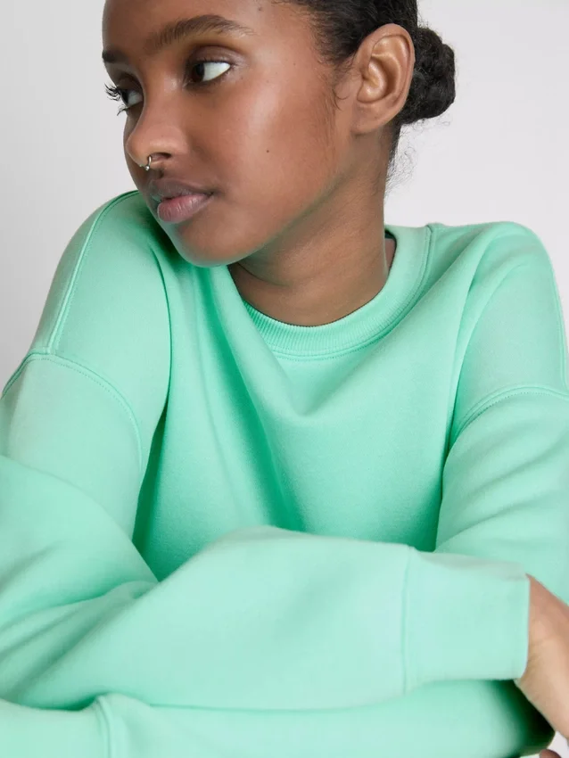 Essential active sweatshirt