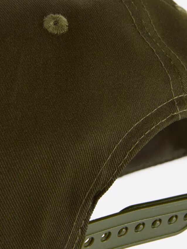 Essential baseball cap