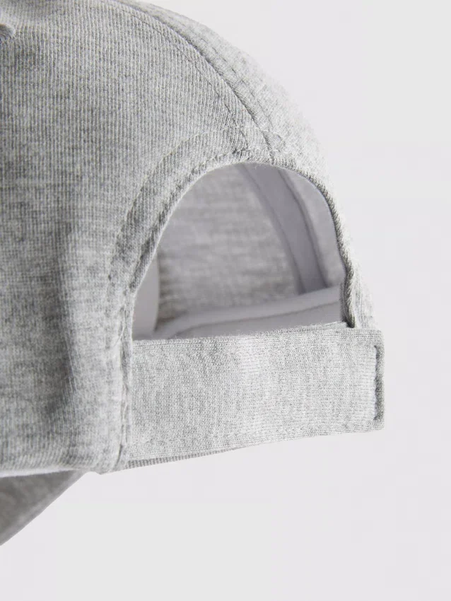 Essential baseball cap