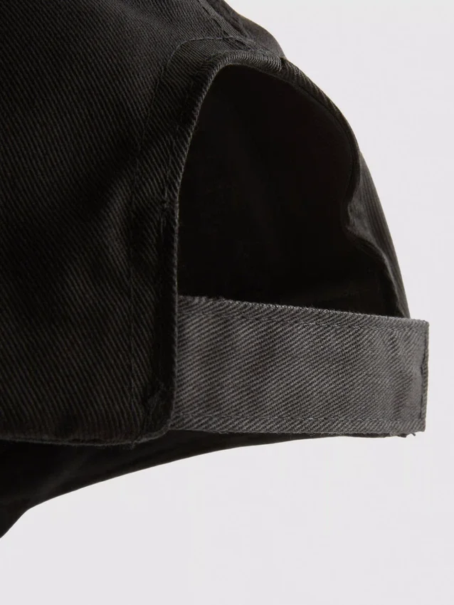 Essential baseball cap