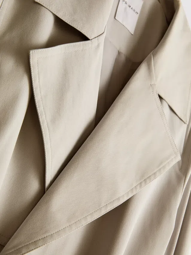 Essential belted trench
