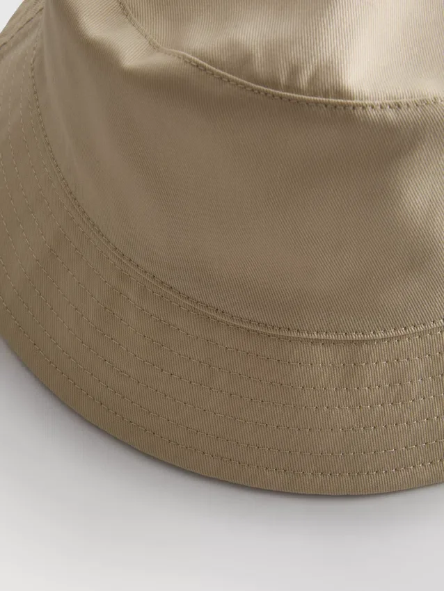 Essential bucket hat