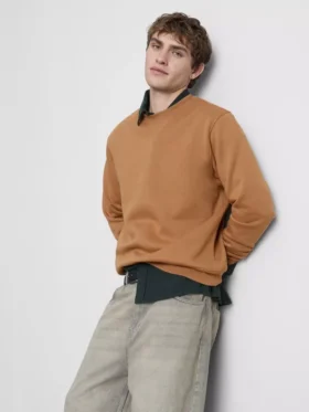 Essential crew sweatshirt
