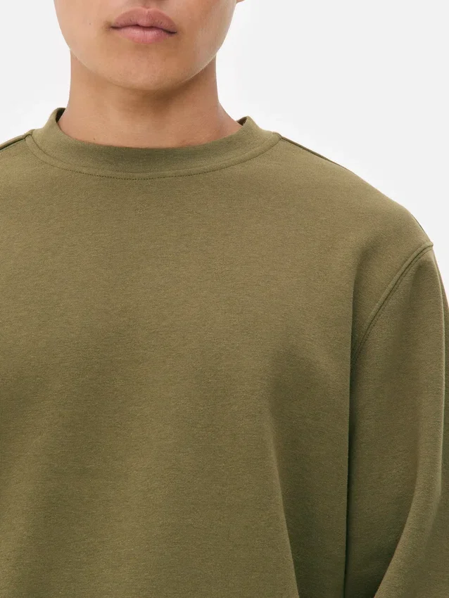 Essential crew sweatshirt