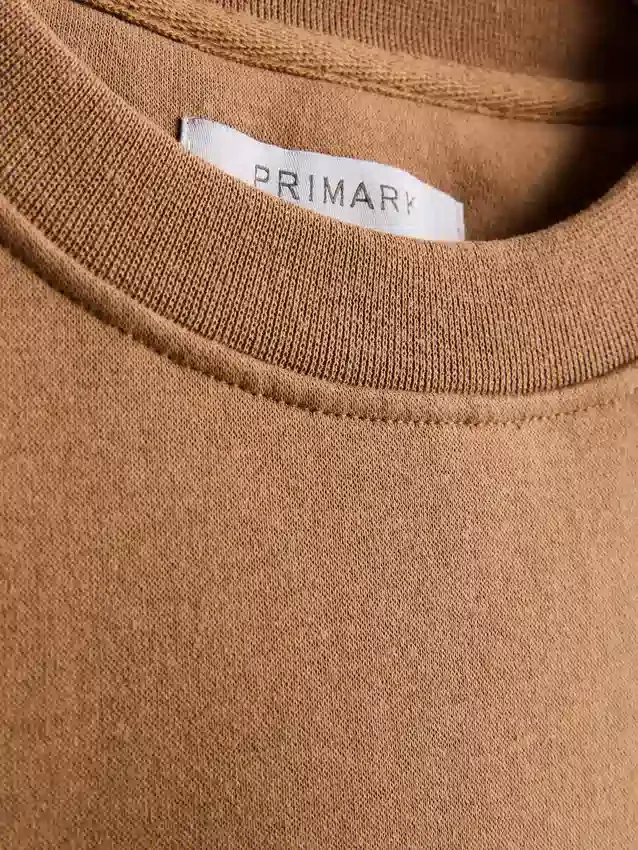 Essential crew sweatshirt