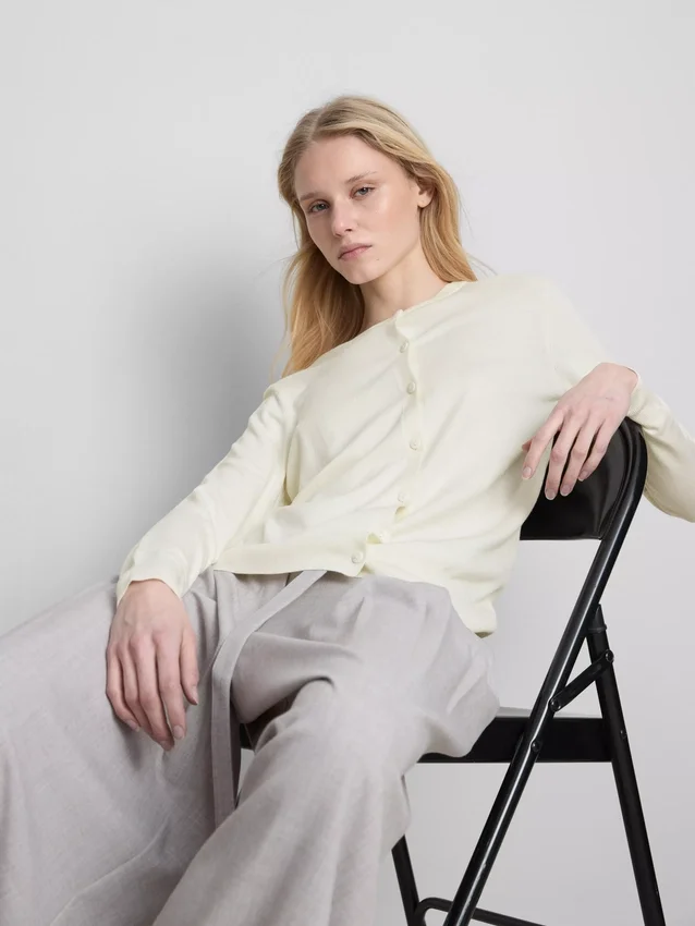 Essential crewneck cardigan