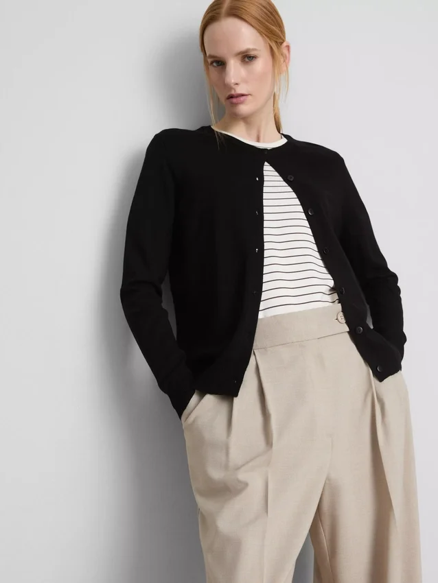 Essential crewneck cardigan