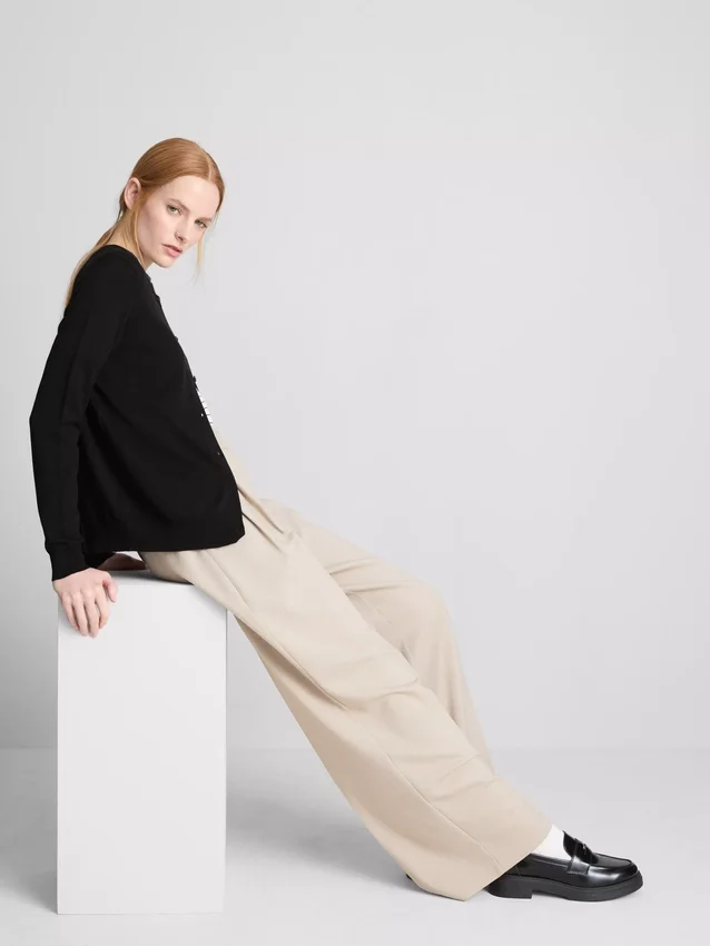 Essential crewneck cardigan