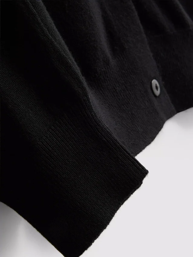 Essential crewneck cardigan