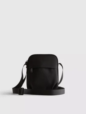 Essential crossbody purse