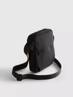 Essential crossbody purse