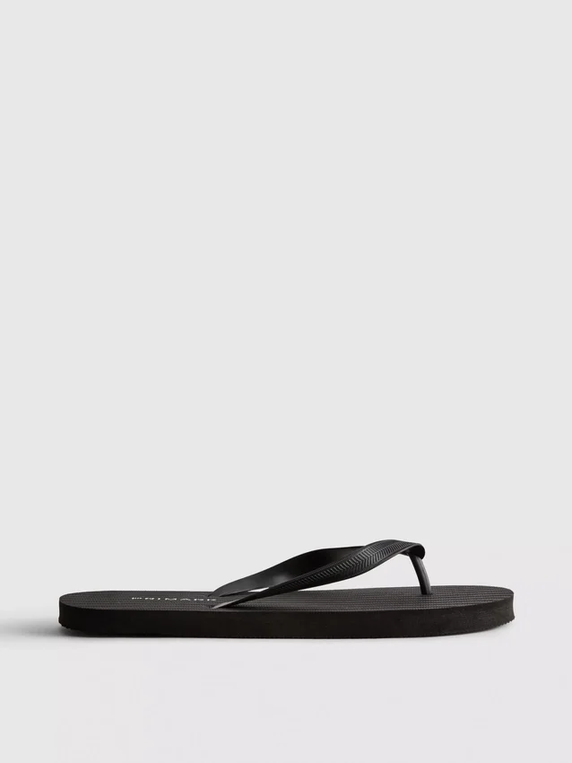 Essential flip flops