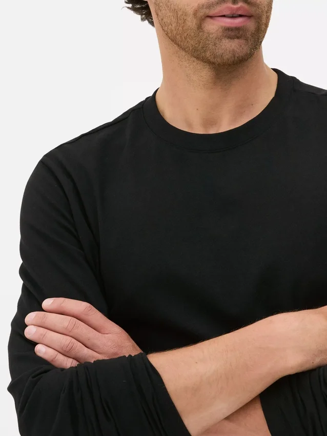 Essential long sleeve t-shirt