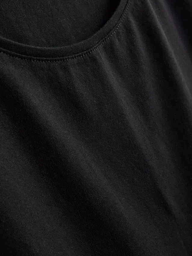 Essential stretch tank