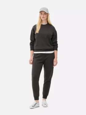 Essential sweatshirt