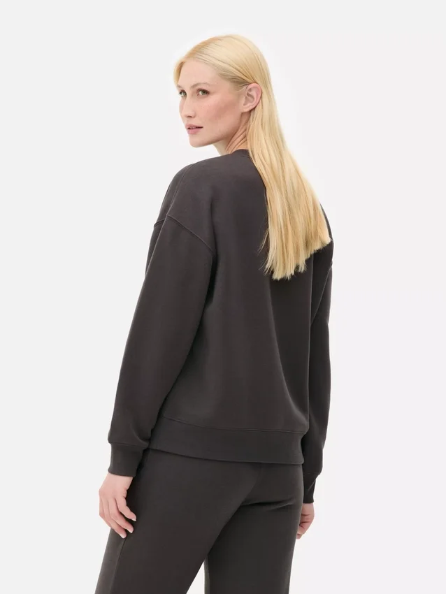Essential sweatshirt