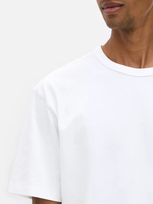 Essential t-shirt