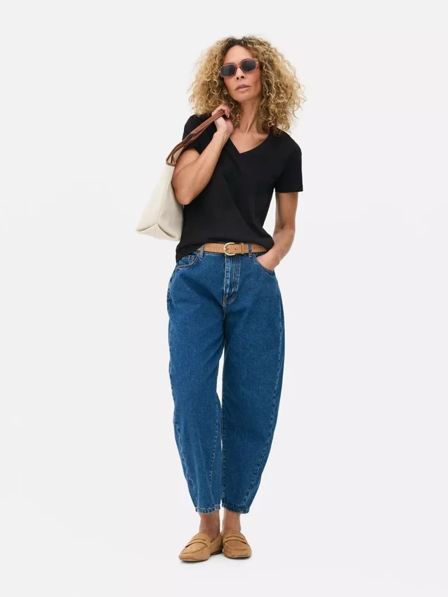 Essential v-neck t-shirt