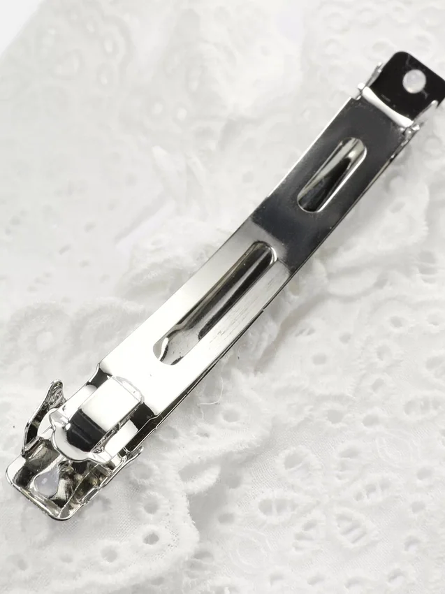 Eyelet bow hair clip