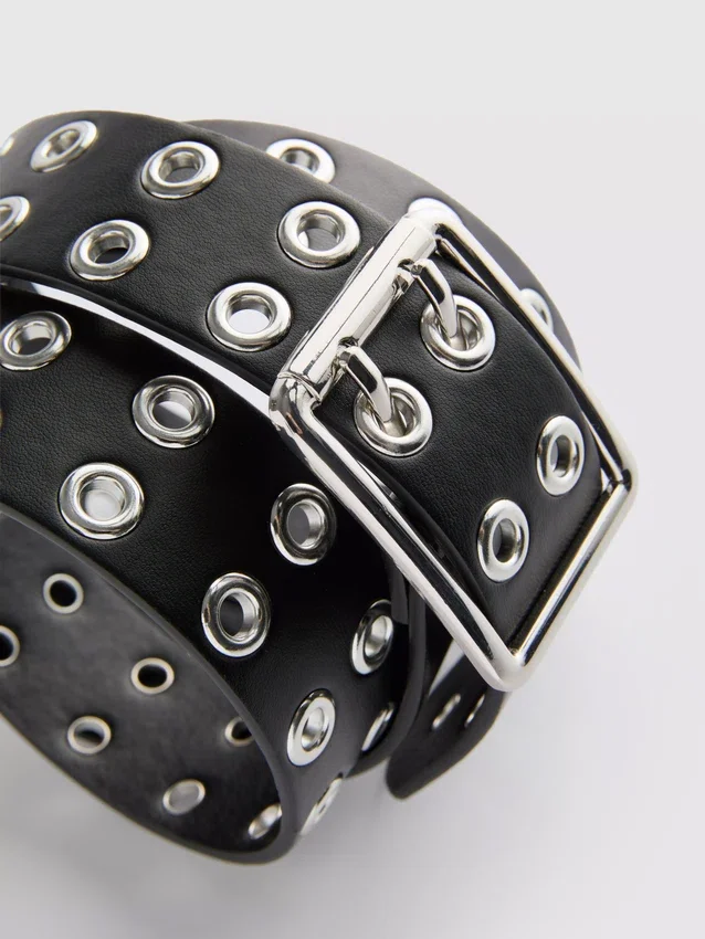 Eyelet buckle belt