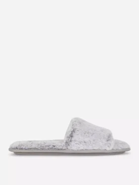 Faux fur slippers