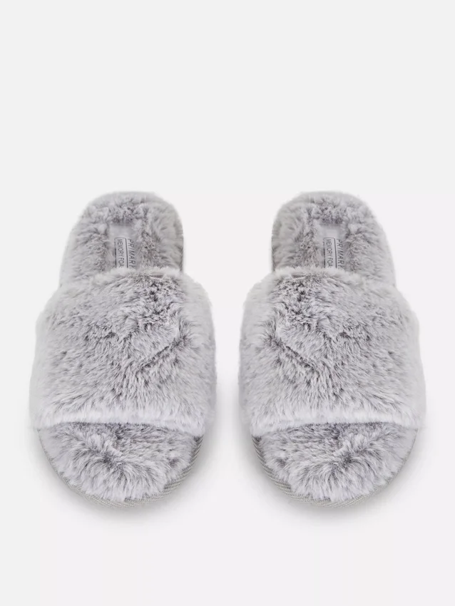 Faux fur slippers