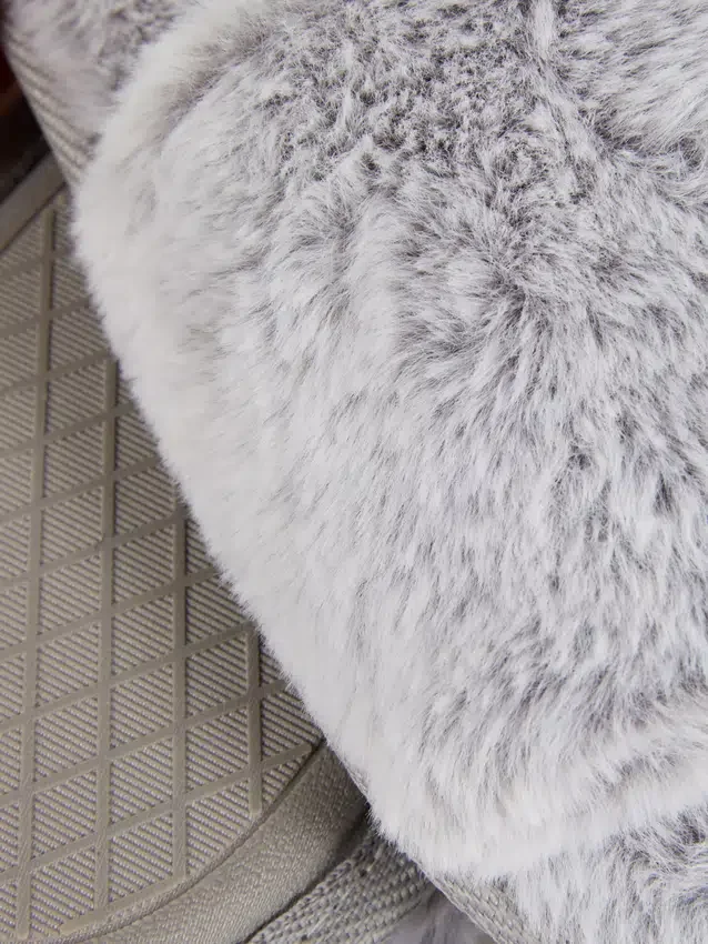Faux fur slippers