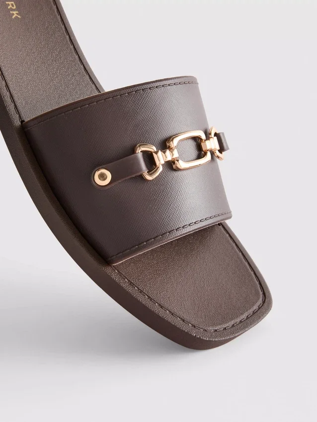 Faux leather snaffle sliders