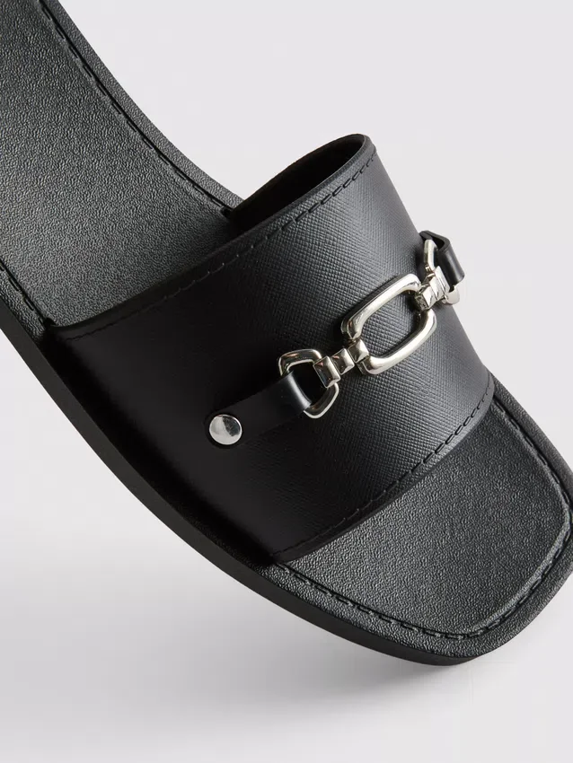 Faux leather snaffle sliders