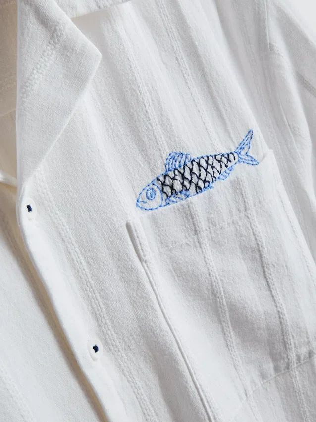 Fish embroidered revere collar shirt