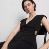 Fitted v-neck hardware top