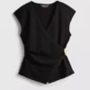 Fitted v-neck hardware top