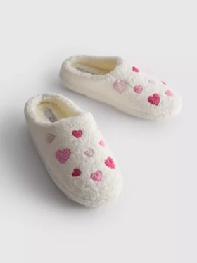 Fleece heart slippers