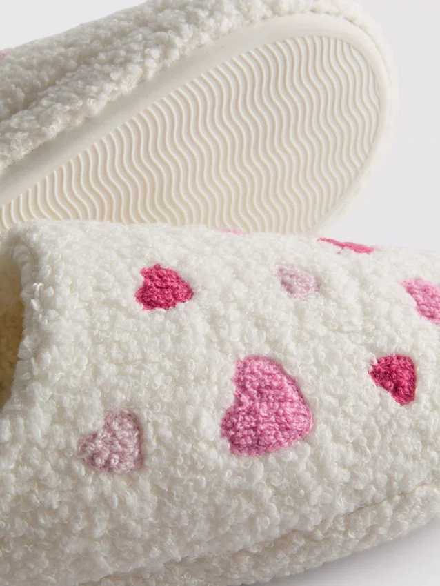 Fleece heart slippers