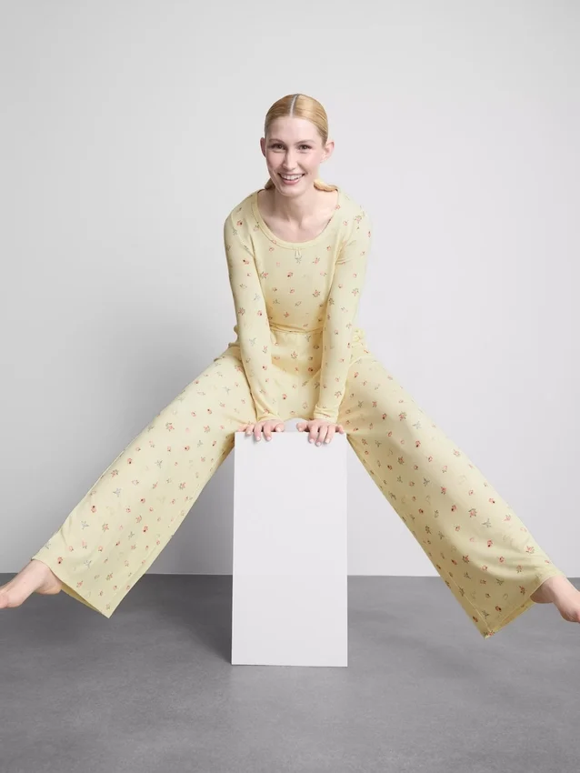 Floral ribbed pajama bottoms