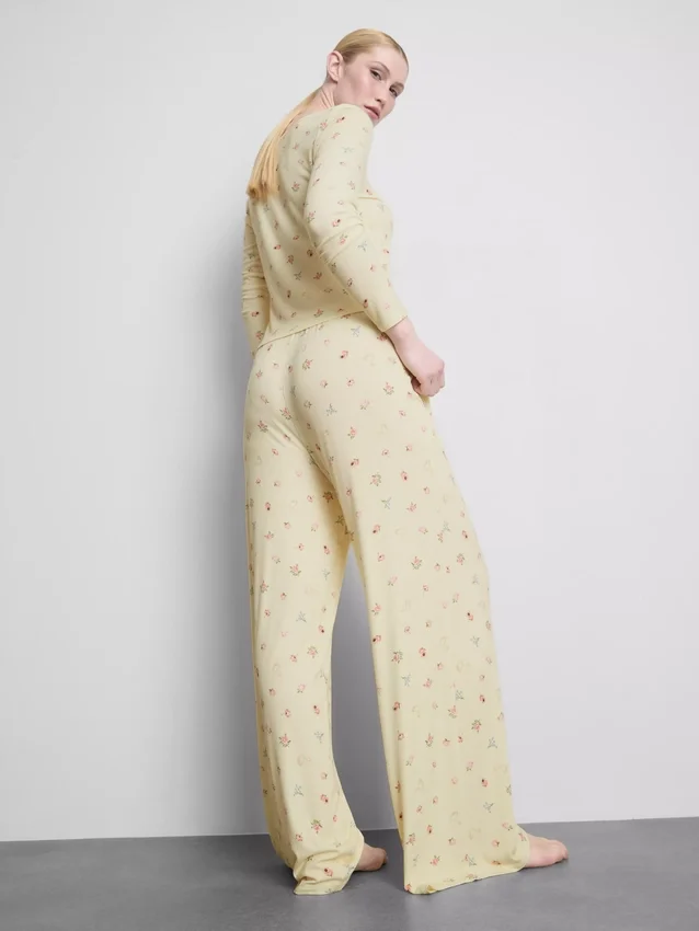 Floral ribbed pajama bottoms