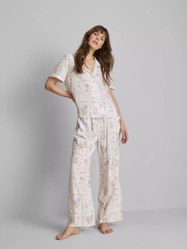 Floral short-sleeve pajama shirt