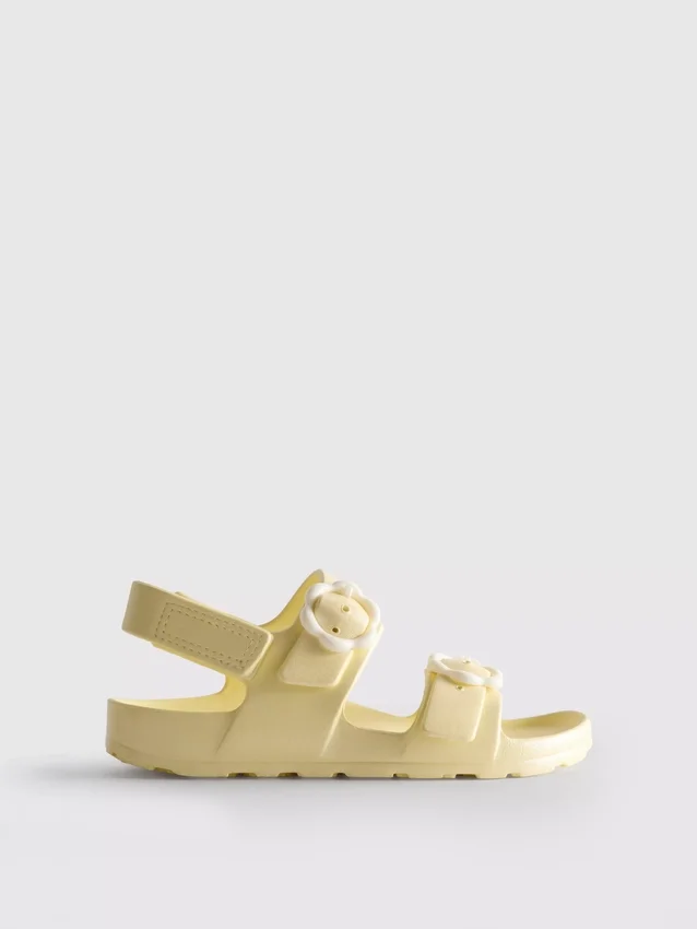Flower strap sandals