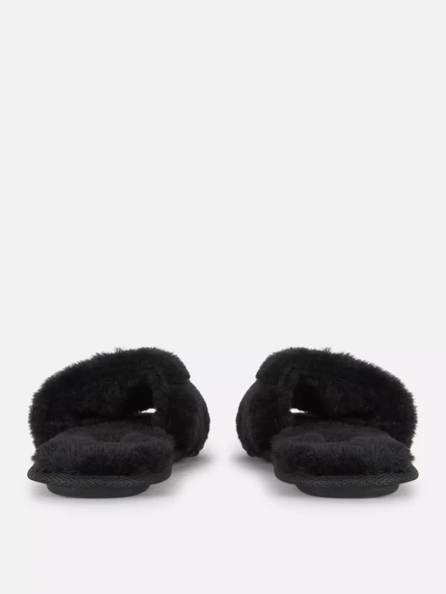 Fluffy crossband slippers