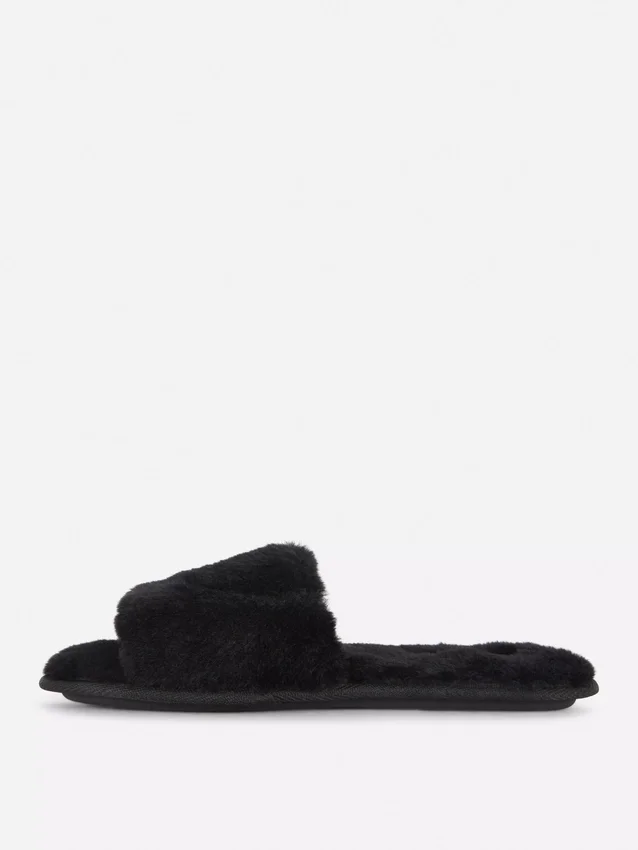 Fluffy crossband slippers