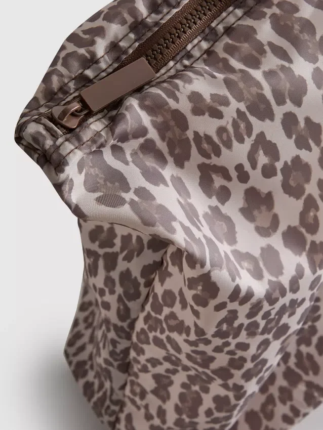 Foldaway weekender bag
