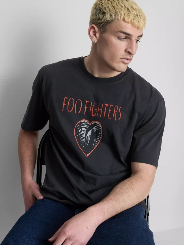 Foo fighters graphic t-shirt