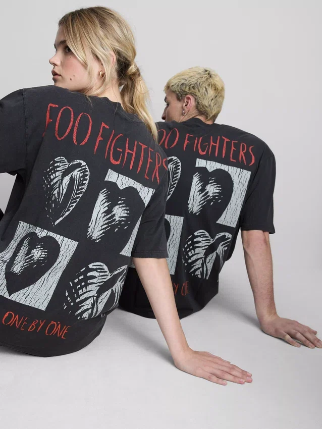 Foo fighters graphic t-shirt