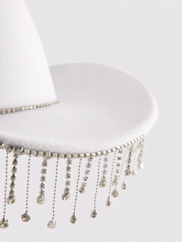 Fringed cowboy hat
