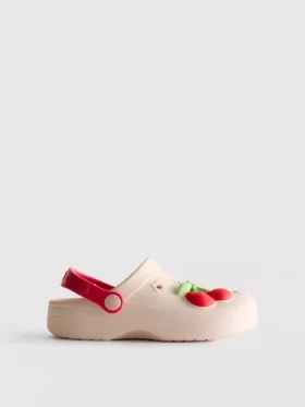 Fruit badge clogs