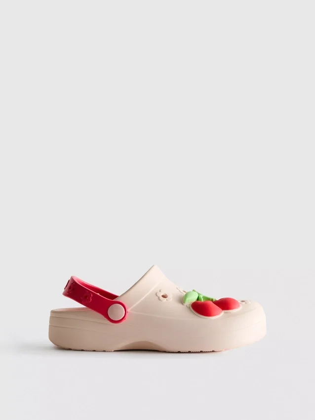 Fruit badge clogs