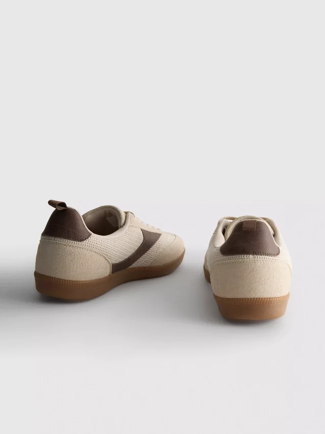 Gum-sole low-top sneakers